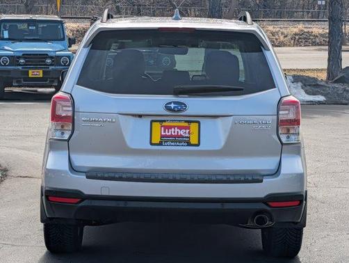 Ice Silver Metallic 2017 Subaru Forester 2.5i Touring