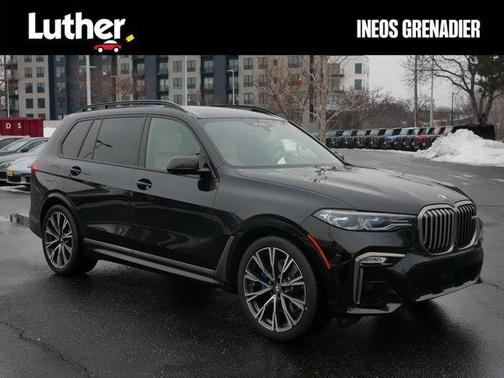 2022 BMW X7 M50i
