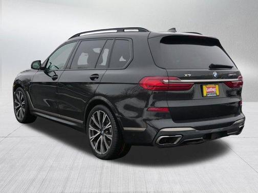2022 BMW X7 M50i