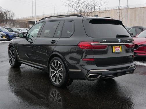 2022 BMW X7 M50i