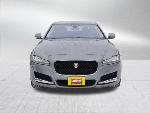 2020 Jaguar XF 30t Prestige