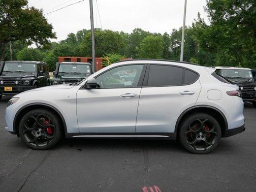2024 Alfa Romeo Stelvio Ti