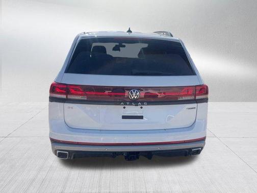 2024 Volkswagen Atlas 2.0T Peak Edition SE w/Technology