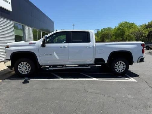 Summit White 2024 Chevrolet Silverado 2500 LTZ