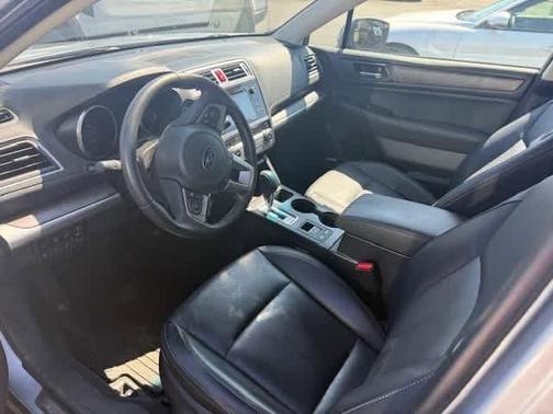 Ice Silver Metallic 2017 Subaru Outback 2.5i Limited