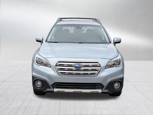 Ice Silver Metallic 2017 Subaru Outback 2.5i Limited