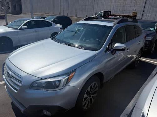 Ice Silver Metallic 2017 Subaru Outback 2.5i Limited