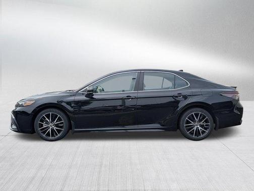 Midnight Black Metallic 2023 Toyota Camry SE