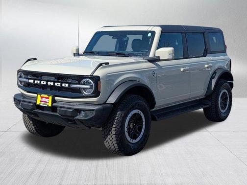 Desert Sand 2025 Ford Bronco Outer Banks