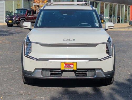 Snow White Pearl 2024 Kia EV9 Wind