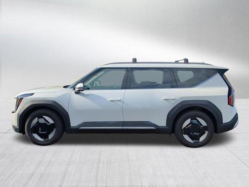 Snow White Pearl 2024 Kia EV9 Wind