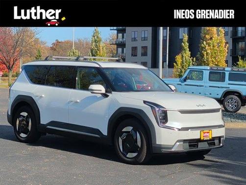 Snow White Pearl 2024 Kia EV9 Wind