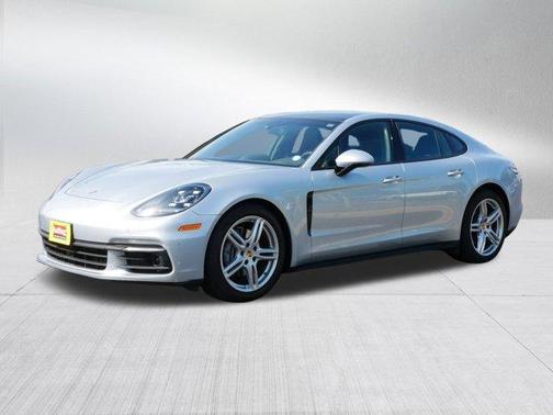2018 Porsche Panamera 4