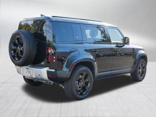 2023 Land Rover Defender 110 SE