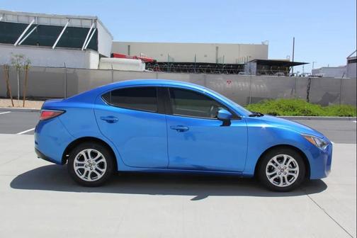 Blue 2018 Toyota Yaris iA Base