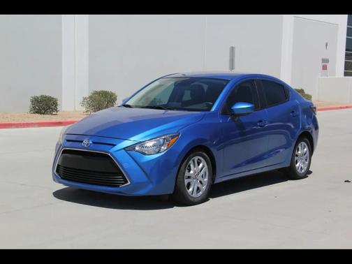 Blue 2018 Toyota Yaris iA Base