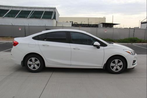 2017 Chevrolet Cruze LS