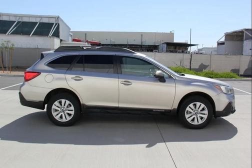 Tan 2018 Subaru Outback 2.5i Premium
