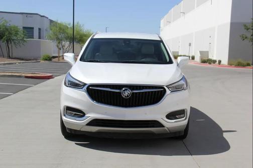White 2018 Buick Enclave Premium