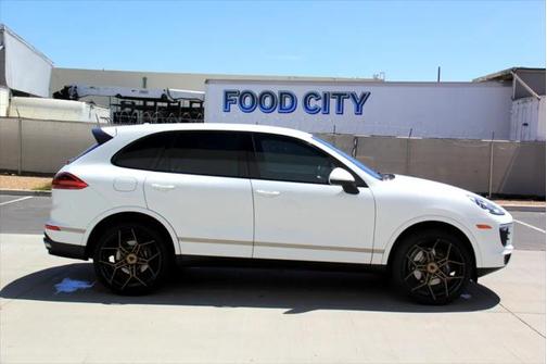 2017 Porsche Cayenne Platinum Edition