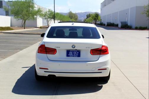 2017 BMW 330 330i xDrive Sedan 4D