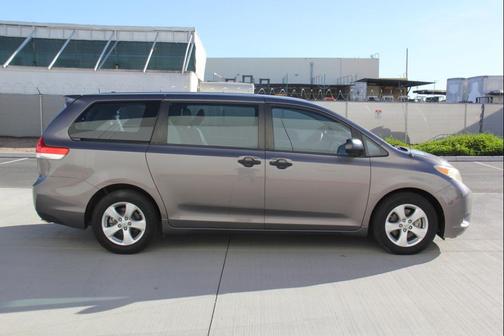 2014 Toyota Sienna L