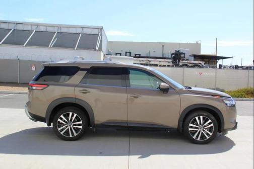 Tan 2024 Nissan Pathfinder Platinum