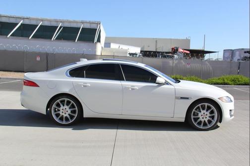 2016 Jaguar XF 35t Prestige