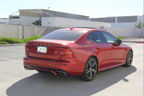 2019 Volvo S60 T6 R-Design