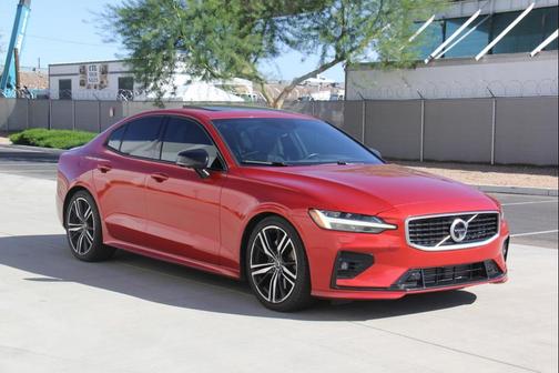 2019 Volvo S60 T6 R-Design