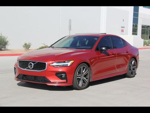 2019 Volvo S60 T6 R-Design