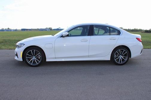 2021 BMW 330e Base