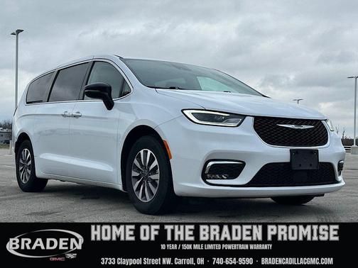 2024 Chrysler Pacifica Hybrid Select