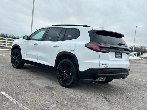 2026 GMC Acadia Elevation FWD