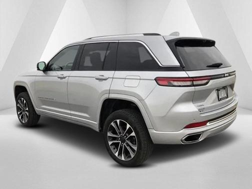 2022 Jeep Grand Cherokee Overland