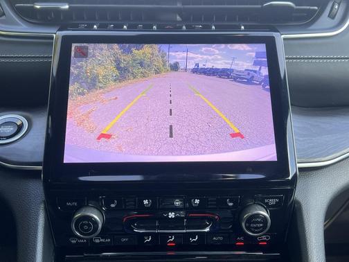 2022 Jeep Grand Cherokee Overland