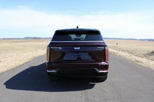 2025 Cadillac Escalade Luxury