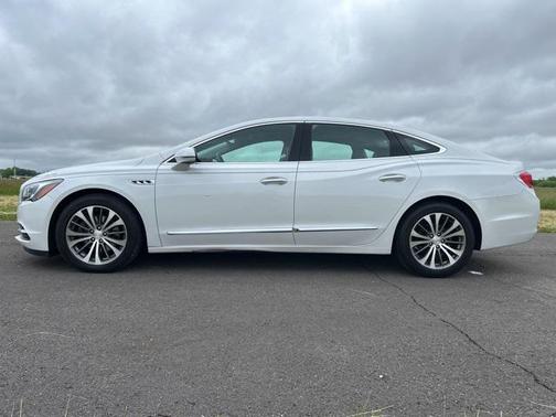 2017 Buick LaCrosse Essence