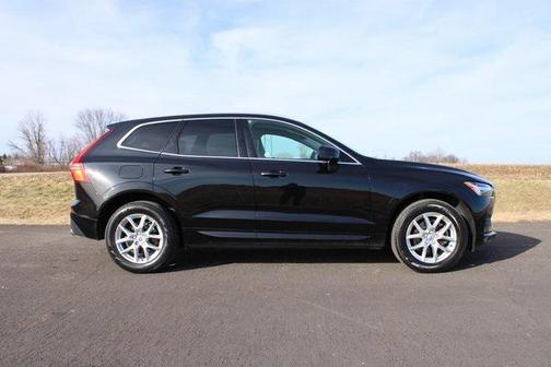 2021 Volvo XC60 T5 Momentum