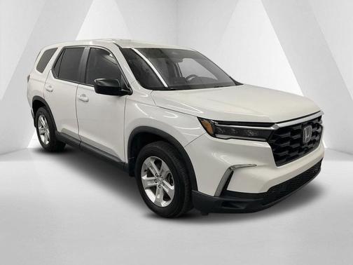 2023 Honda Pilot 2WD LX