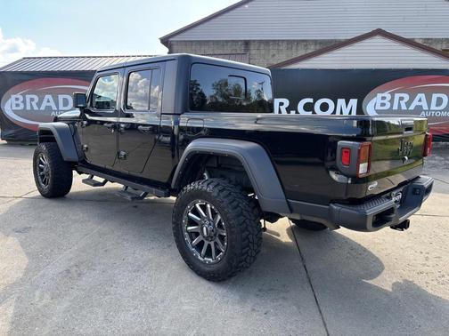 2022 Jeep Gladiator Sport