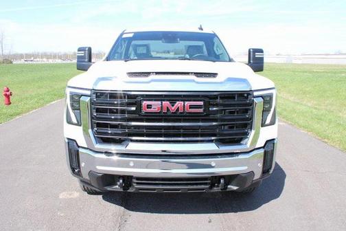 2025 GMC Sierra 2500 Base