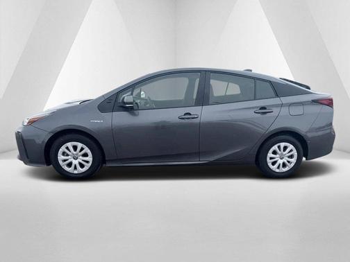 2021 Toyota Prius LE