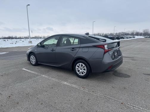 2021 Toyota Prius LE