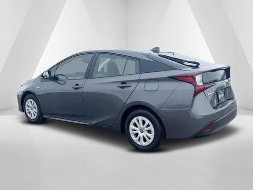 2021 Toyota Prius LE