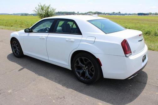 2021 Chrysler 300 S