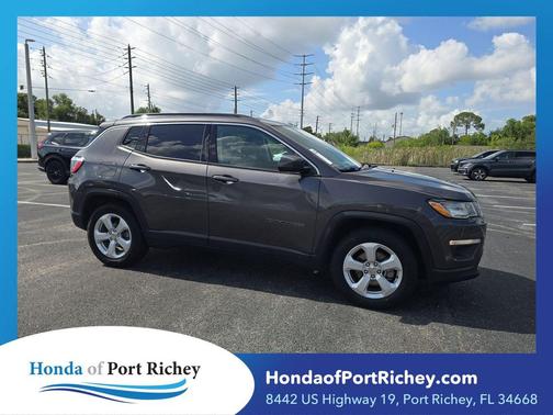 Granite Crystal Metallic Clearcoat 2018 Jeep Compass Latitude