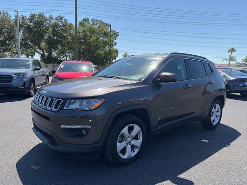 Granite Crystal Metallic Clearcoat 2018 Jeep Compass Latitude
