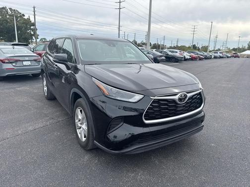 2022 Toyota Highlander L