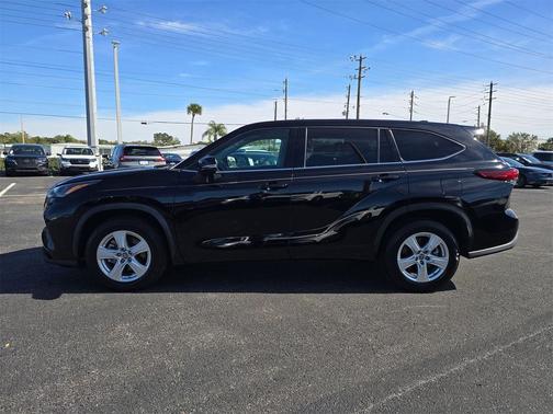 2022 Toyota Highlander L